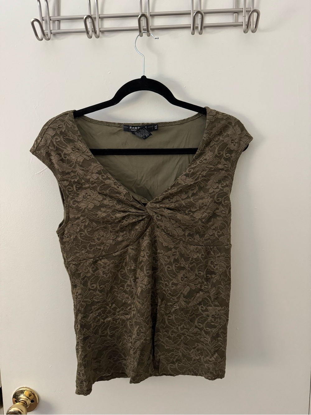 RAMPAGE Olive Lace Twist-Front Women's Top